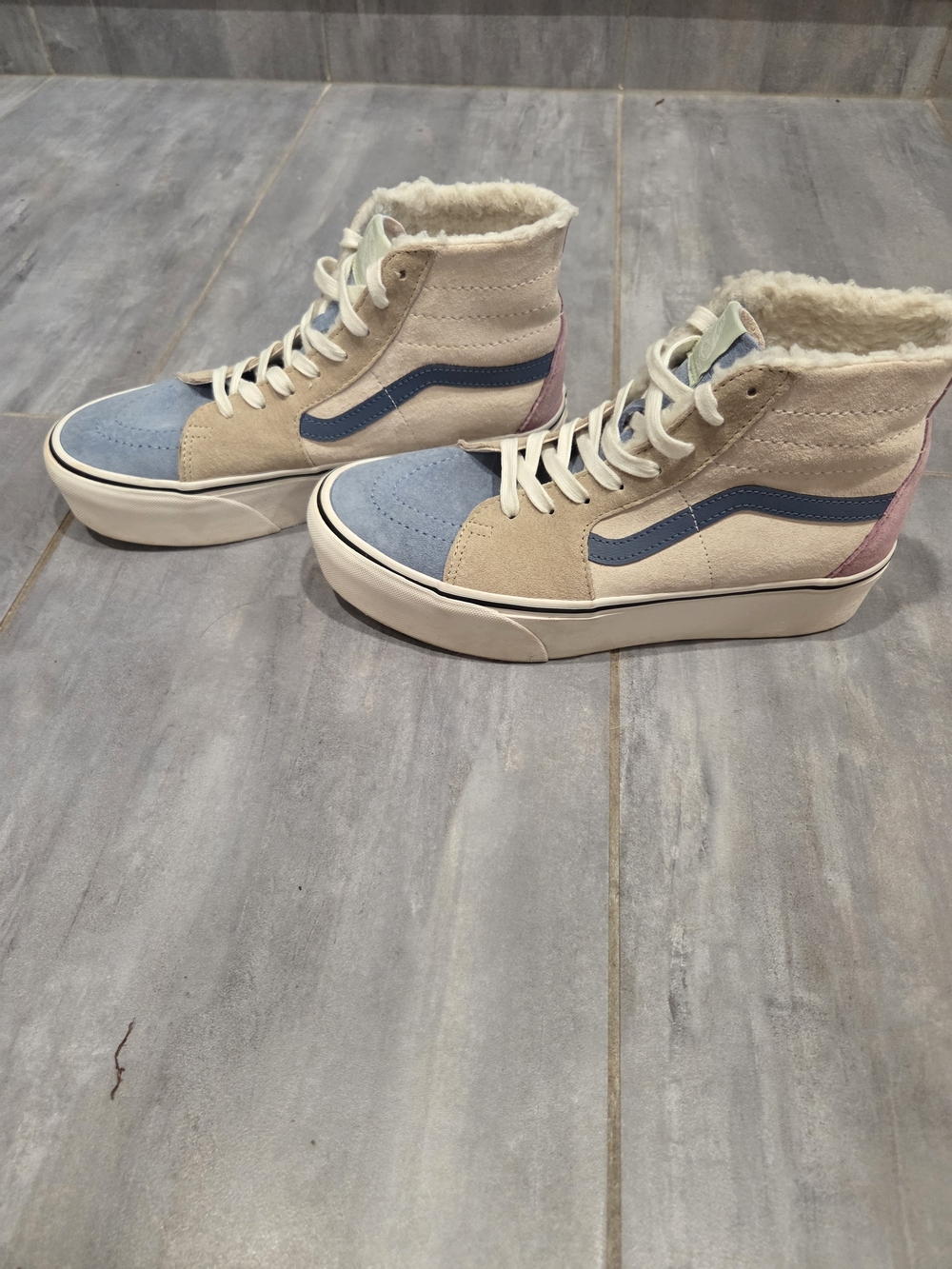 Vans Sk8-Hi MTE Women's 10 Blue Cream Faux Fur Winter Waterproof Sneakers